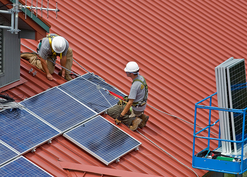 Solcellstödet täcker upp till 20 procent av installationskostnaden för privatpersoner.